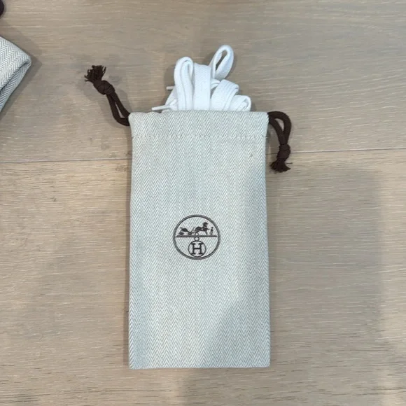 HERMÈS Black Velvet Sneakers w/ Wings 38.5 excellent condition, 
Worn 2x - Picture 4 of 10